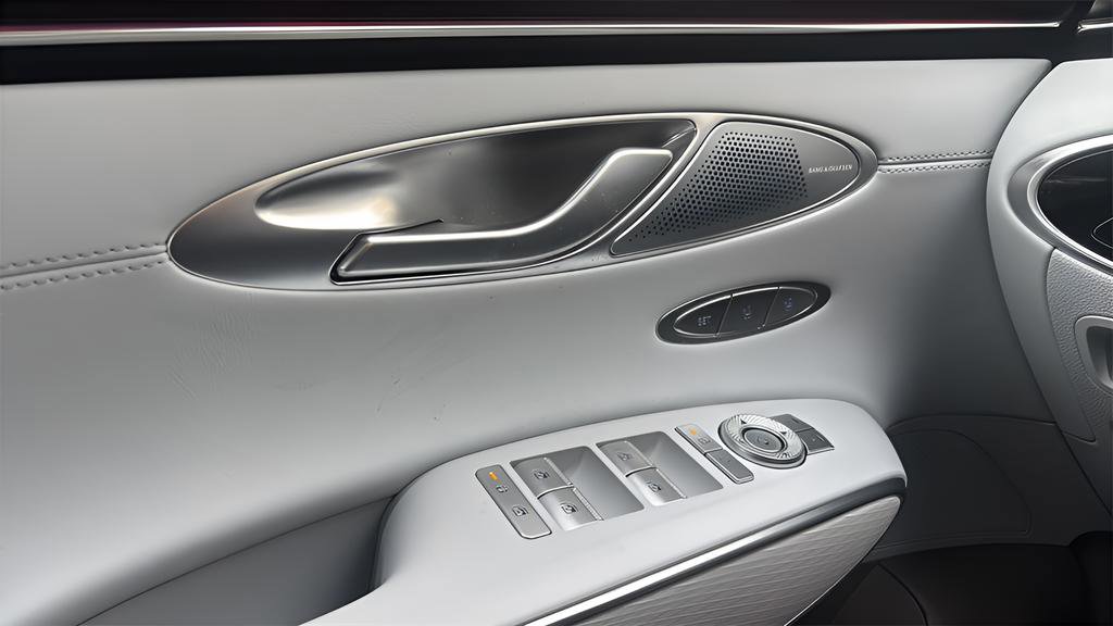 New 2026 Genesis GV70 2.5T Advanced image 16