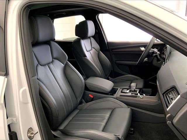 Used 2025 Audi Q5 e Premium Plus w/ Premium Plus Package image 17