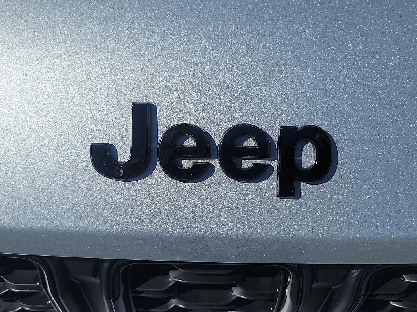 New 2025 Jeep Grand Cherokee L Altitude AWD/4WD image 9