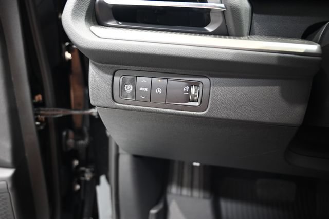 New 2027 Chevrolet Traverse LT w/ LPO, Floor Liner Package FWD image 24