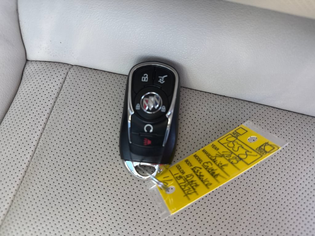 Used 2023 Buick Enclave Essence w/ Experience Buick Package AWD/4WD image 32