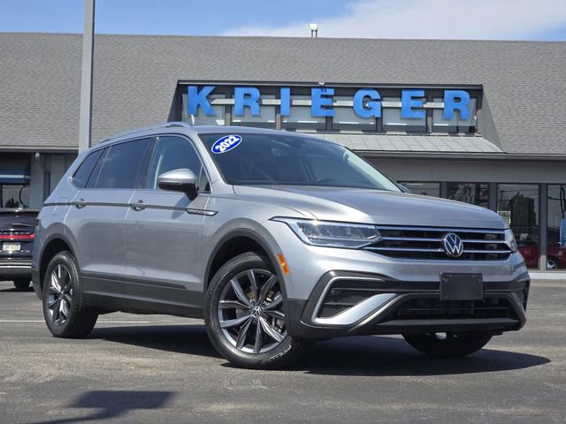 Used 2022 Volkswagen Tiguan SE AWD/4WD image 2