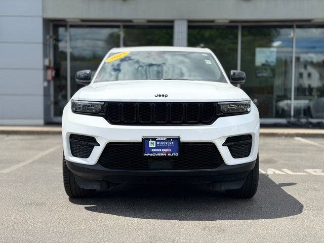 Used 2023 Jeep Grand Cherokee Altitude AWD/4WD image 10