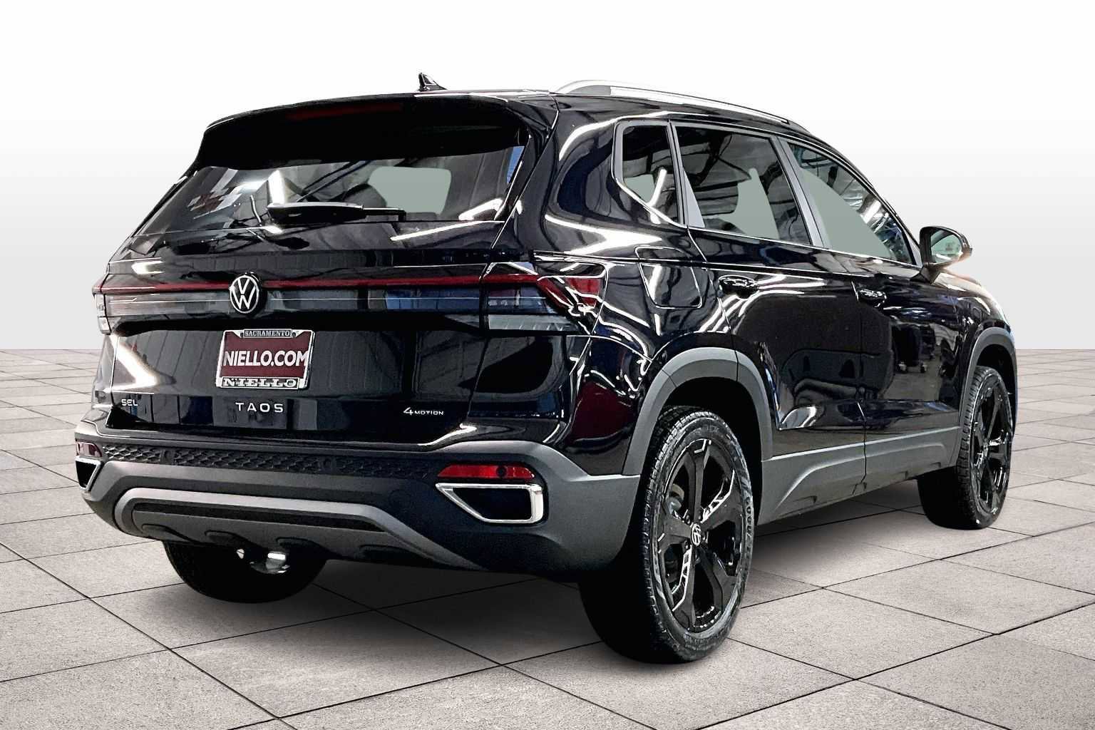 New 2026 Volkswagen Taos SEL image 4