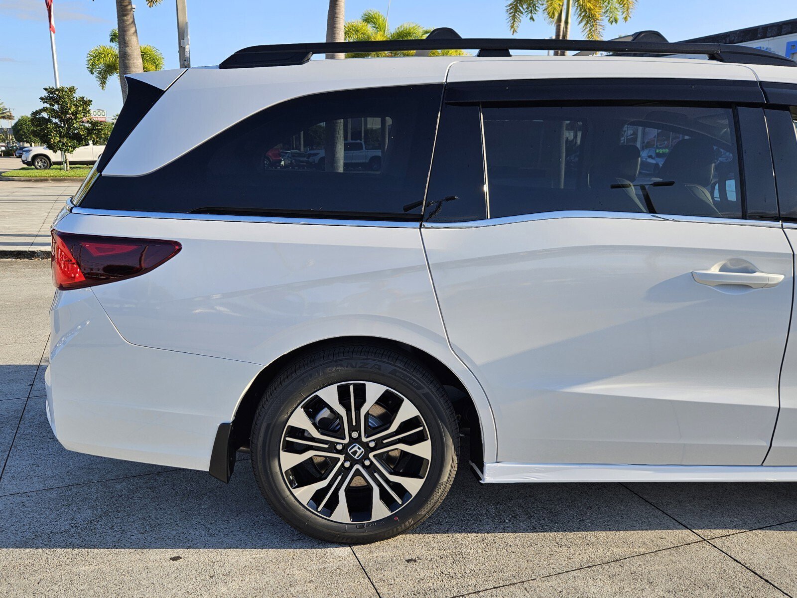 New 2026 Honda Odyssey Elite image 4