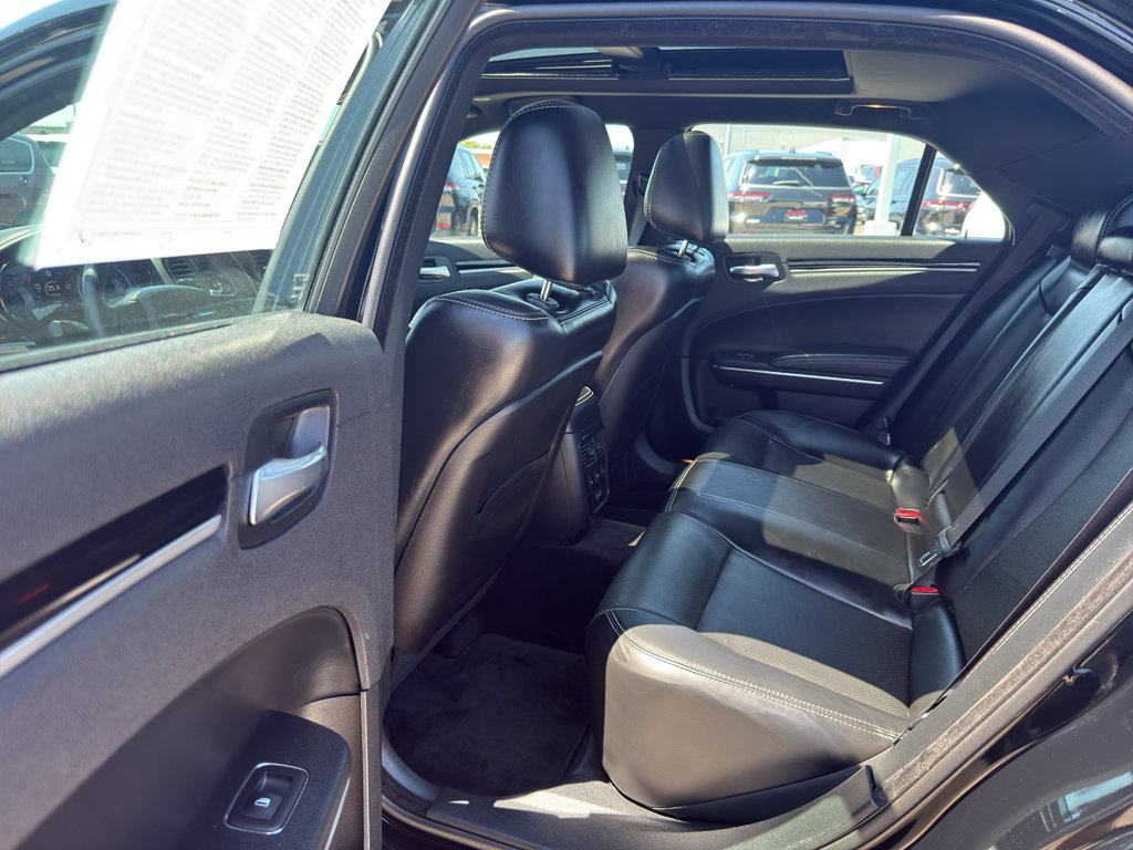 Used 2018 Chrysler 300 S w/ 300S Premium Group AWD/4WD image 31