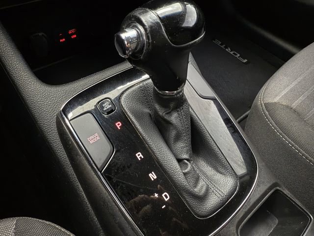 Used 2017 Kia Forte S w/ S Technology Package image 21