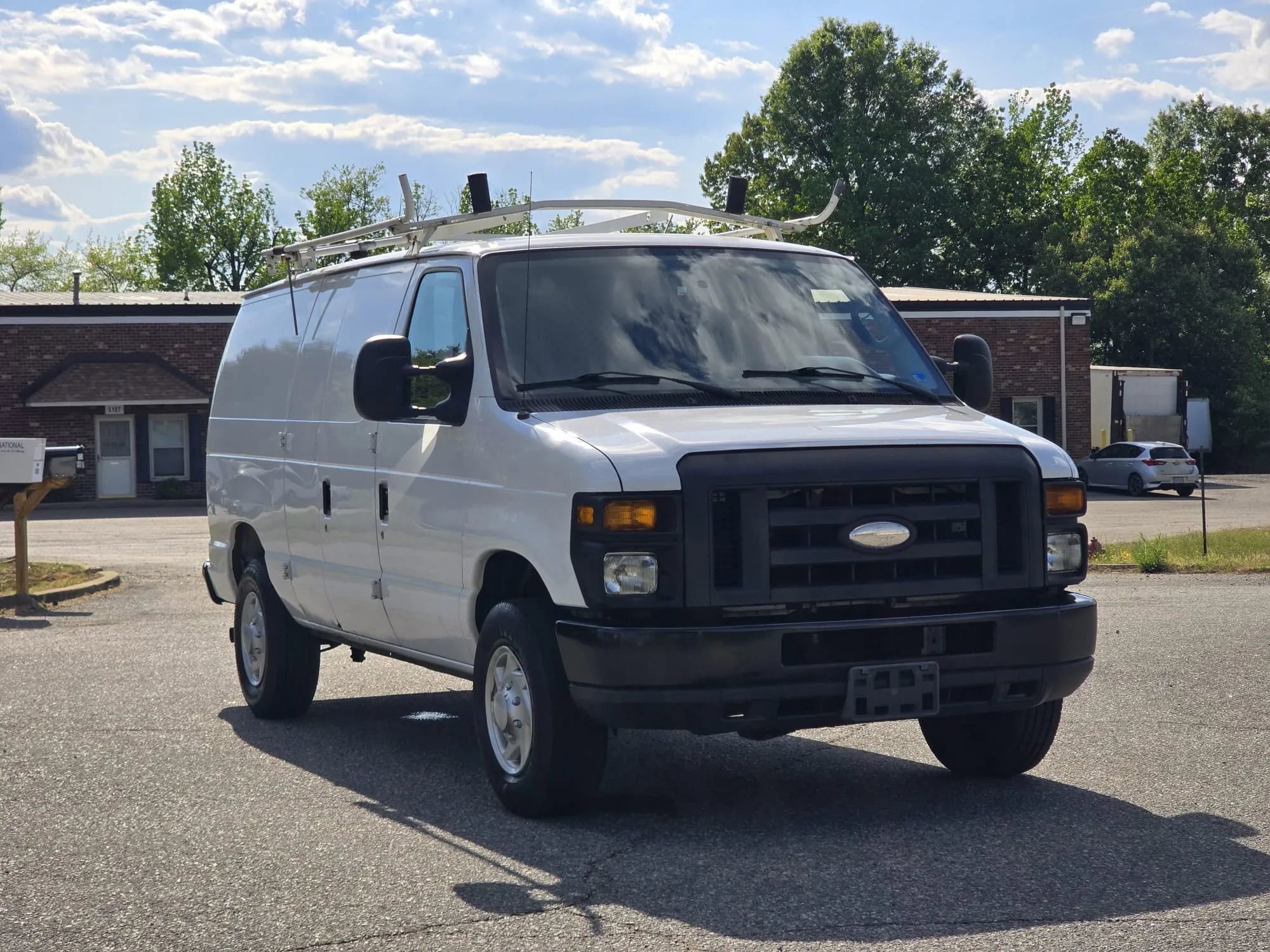 Used 2014 Ford E-350 and Econoline 350 Super Duty RWD image 5