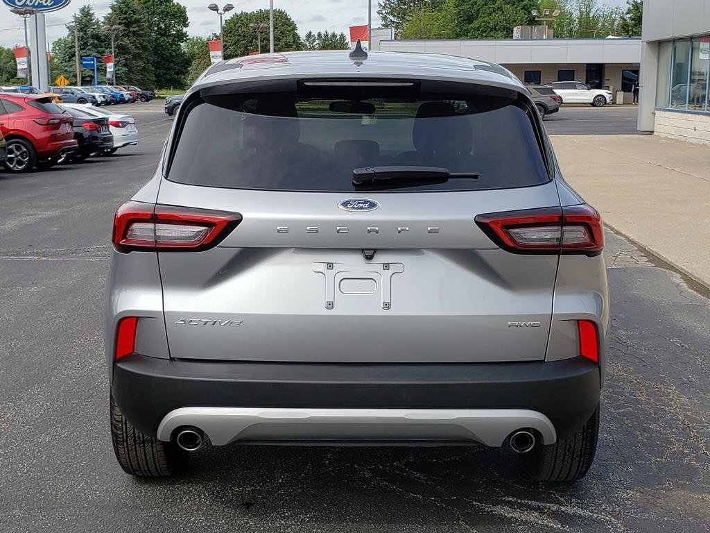 Used 2024 Ford Escape Active AWD/4WD image 4