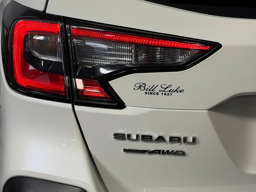 Used 2025 Subaru Outback Premium AWD/4WD image 12