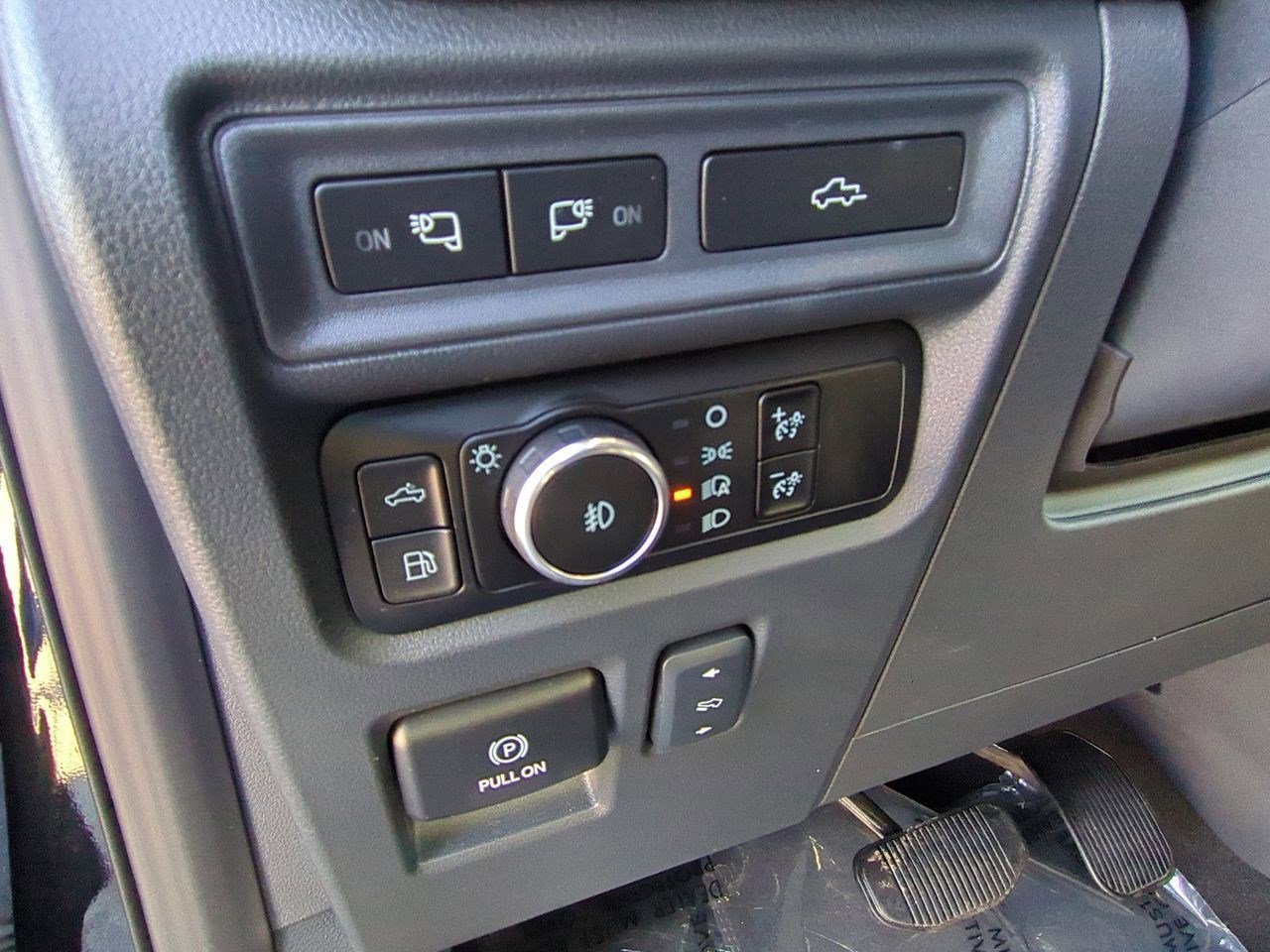 Used 2024 Ford F150 Platinum w/ Equipment Group 702A High image 18