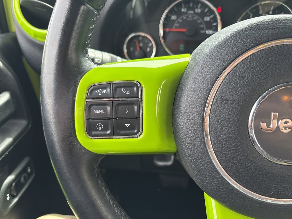 Used 2016 Jeep Wrangler Unlimited Sahara w/ Connectivity Group AWD/4WD image 17