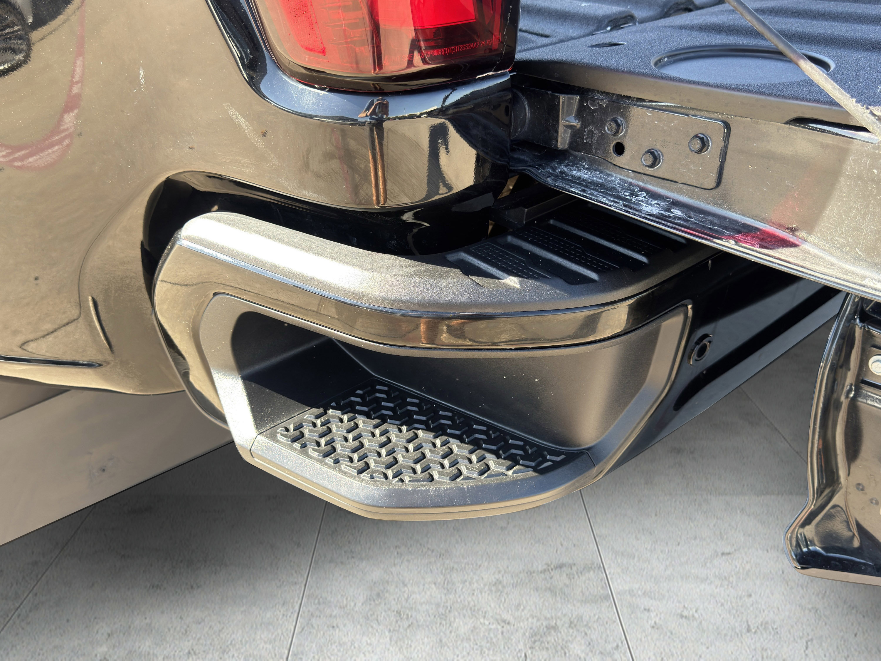 Used 2024 GMC Sierra 3500 Denali w/ Denali Reserve Package image 14