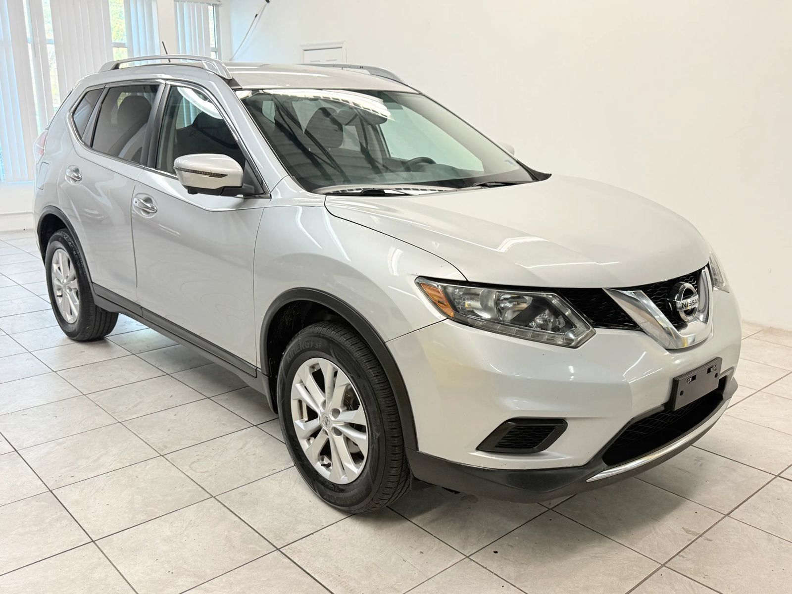Used 2016 Nissan Rogue SV w/ SV Premium Package