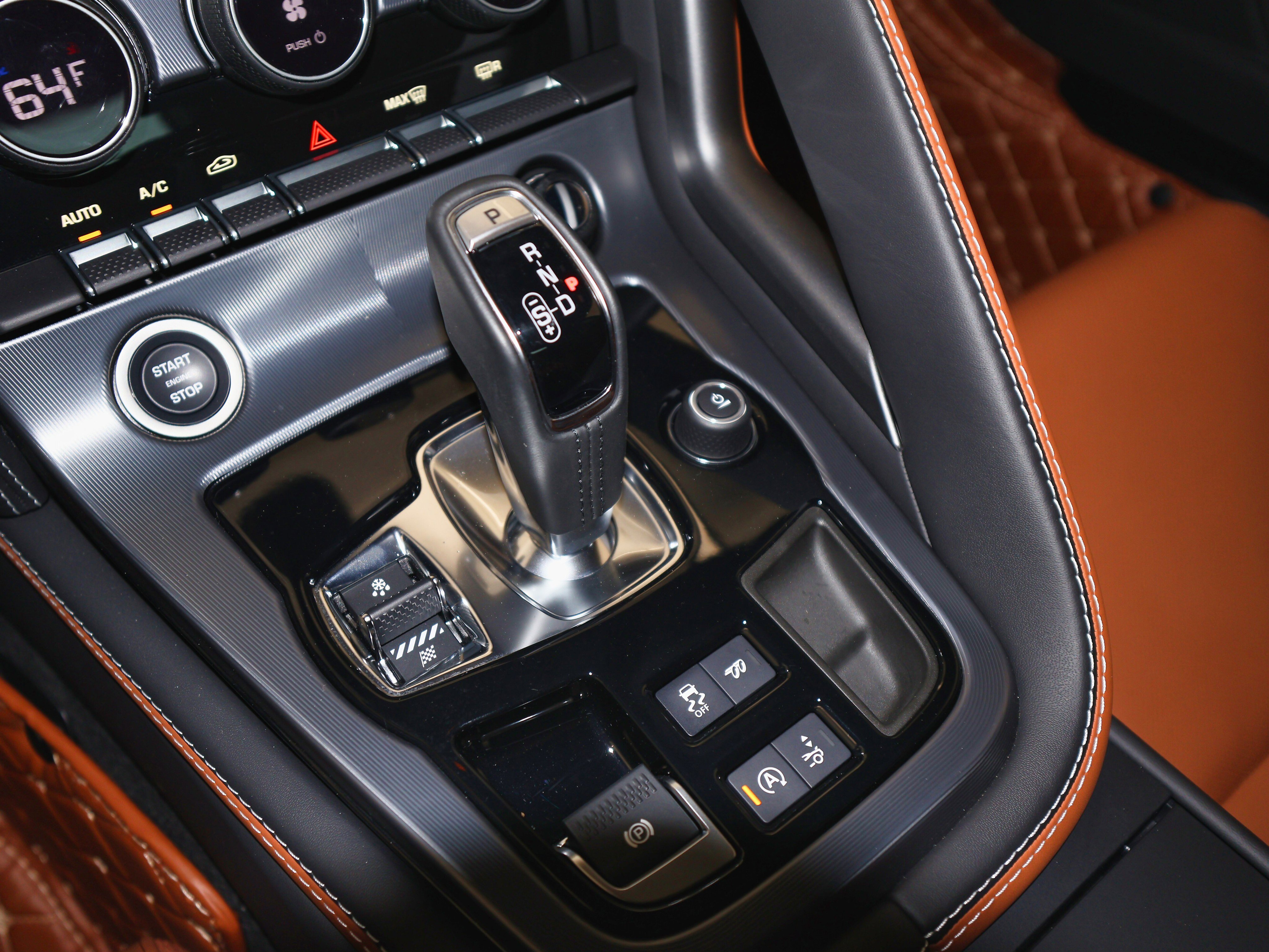 Used 2023 Jaguar F-TYPE R image 22