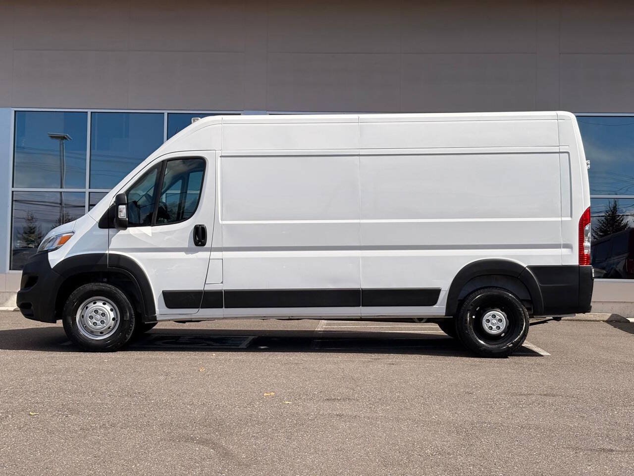 Used 2023 RAM ProMaster 2500 FWD image 5