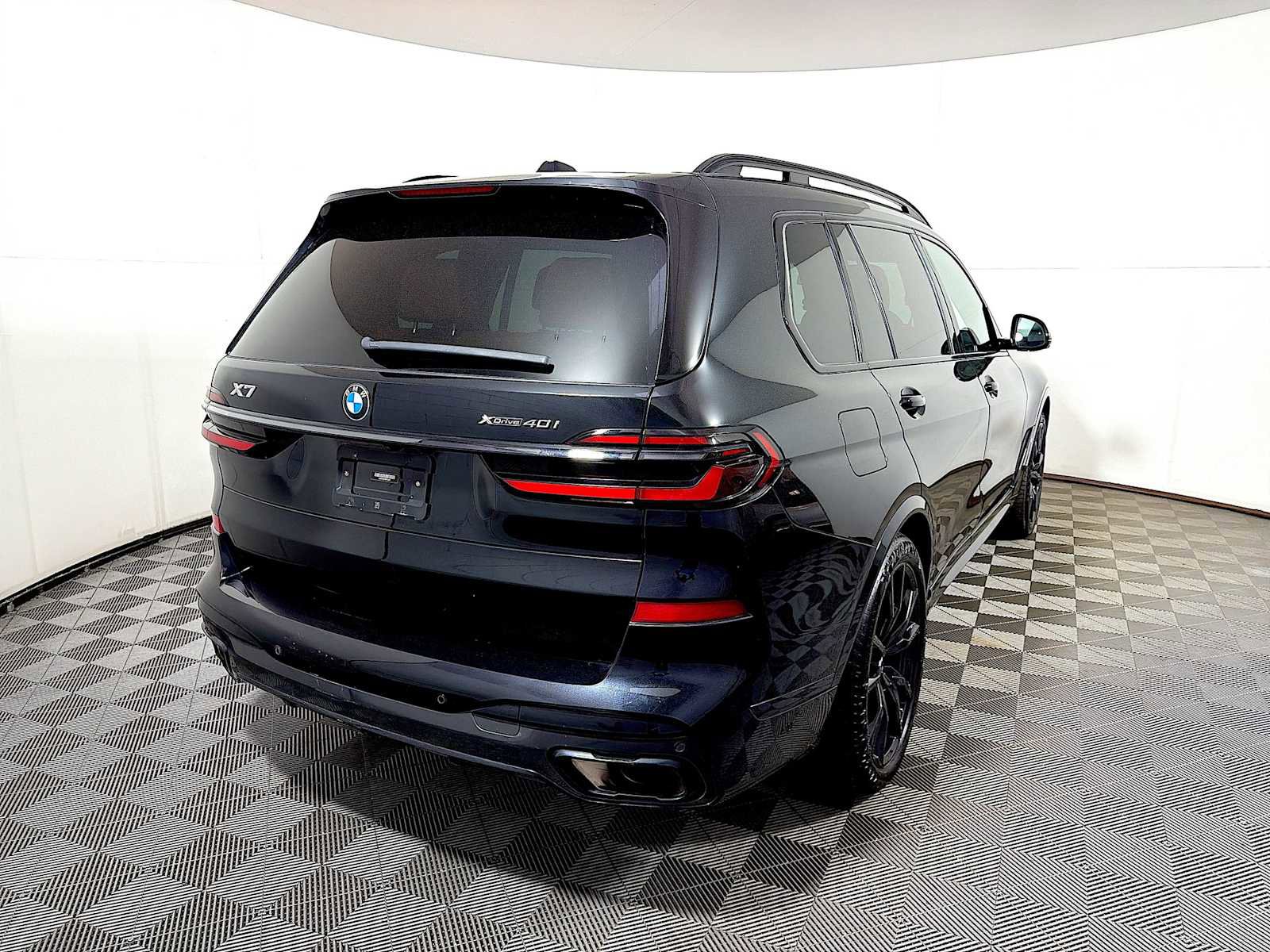 Certified 2024 BMW X7 xDrive40i w/ M Sport Package AWD/4WD image 6