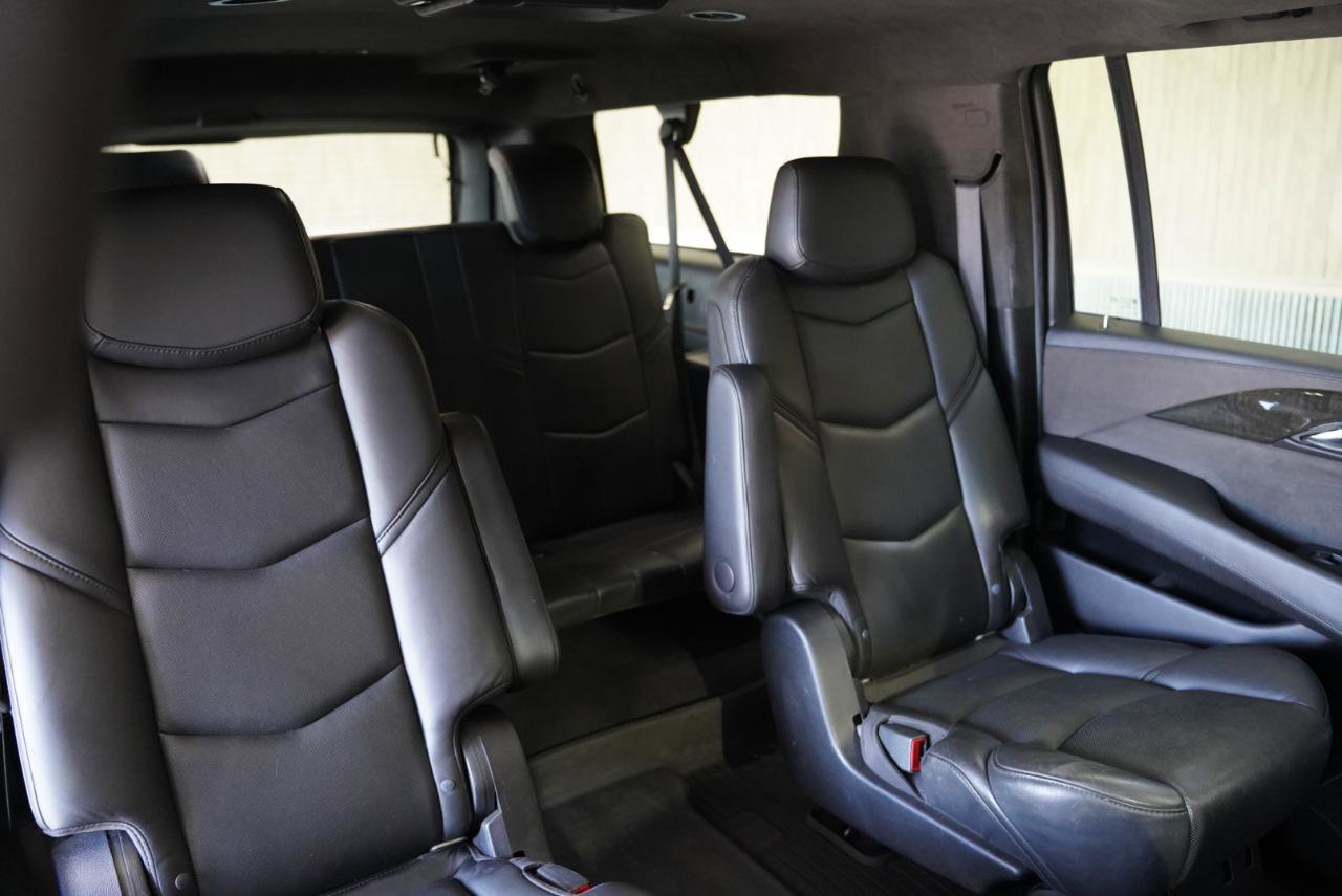 Used 2019 Cadillac Escalade ESV Platinum w/ Escalade Sport Edition image 35