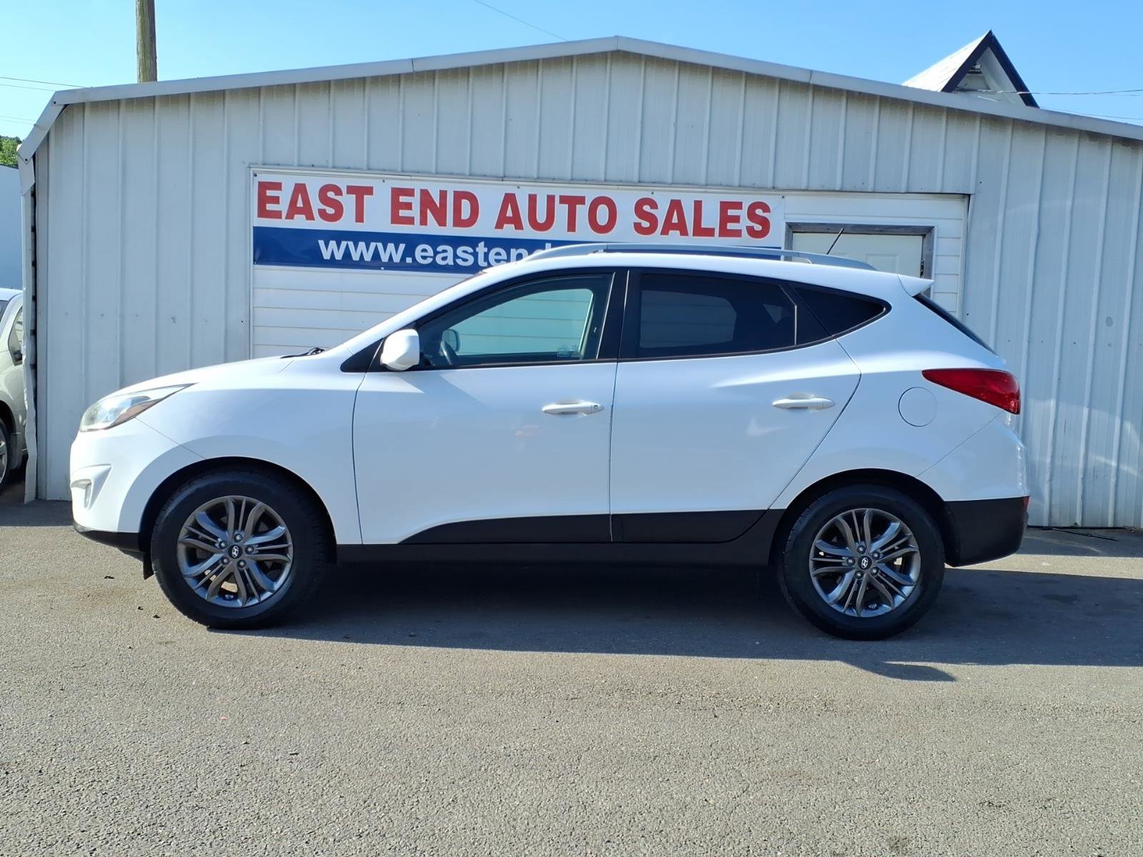 Used 2015 Hyundai Tucson SE AWD/4WD image 2