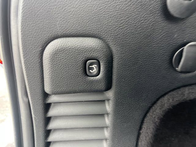 Used 2020 Jeep Grand Cherokee Limited w/ Luxury Group II image 12