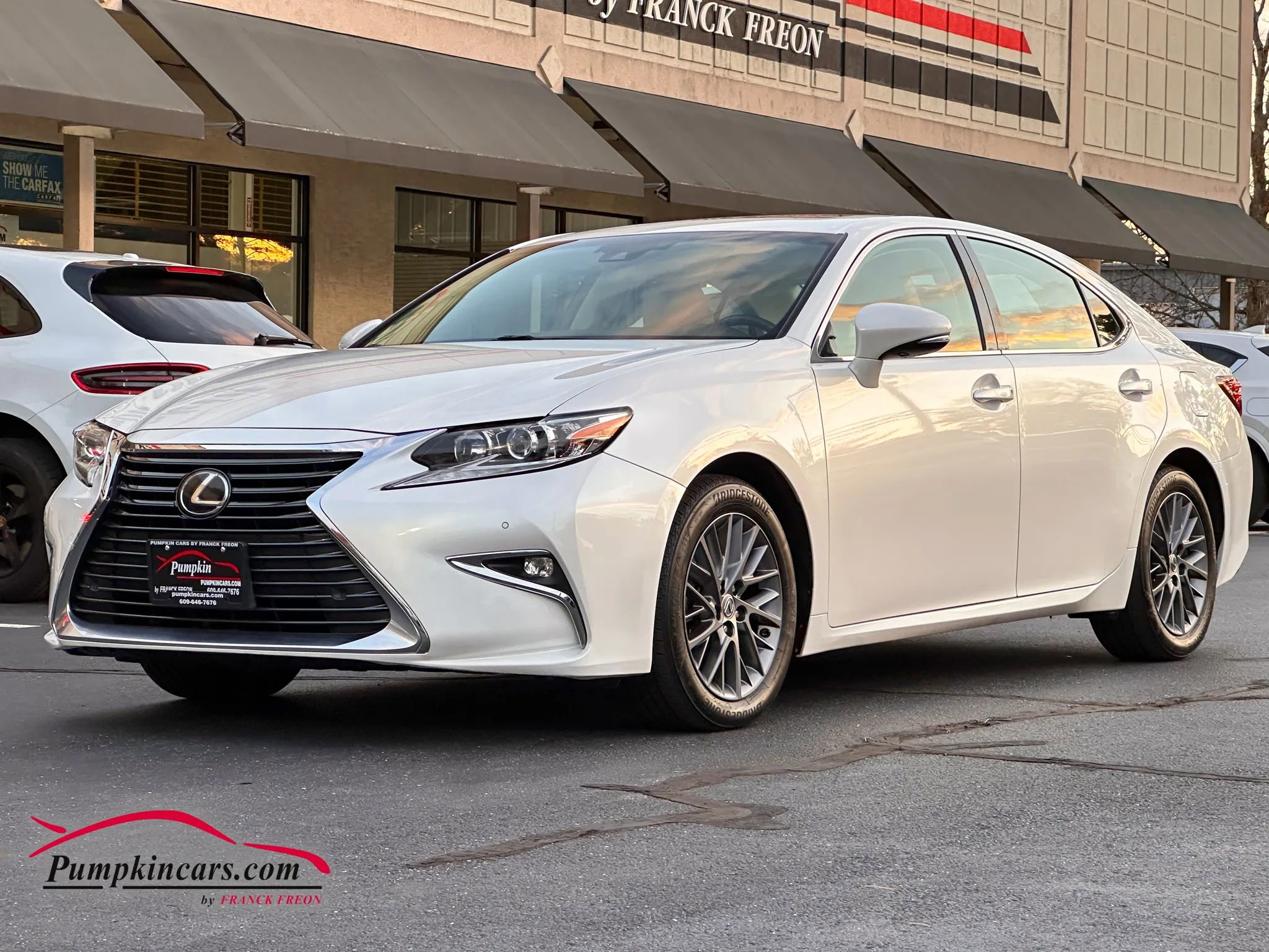 Used 2018 Lexus ES 350 ES 350 Sedan 4D w/ Navigation System Package image 2
