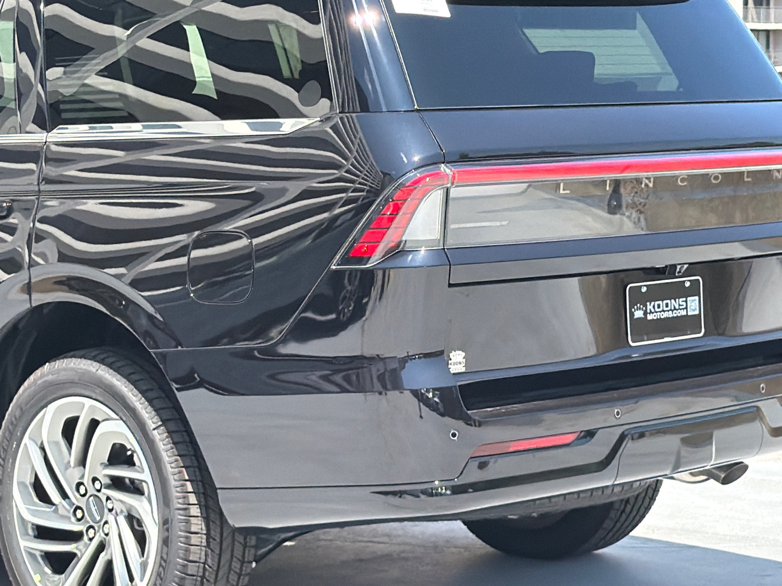 New 2027 Lincoln Navigator Premiere AWD/4WD image 7