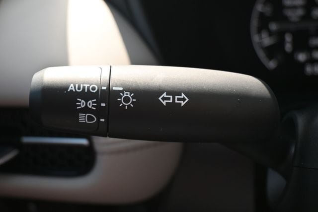 Used 2025 Honda HR-V EX-L image 39