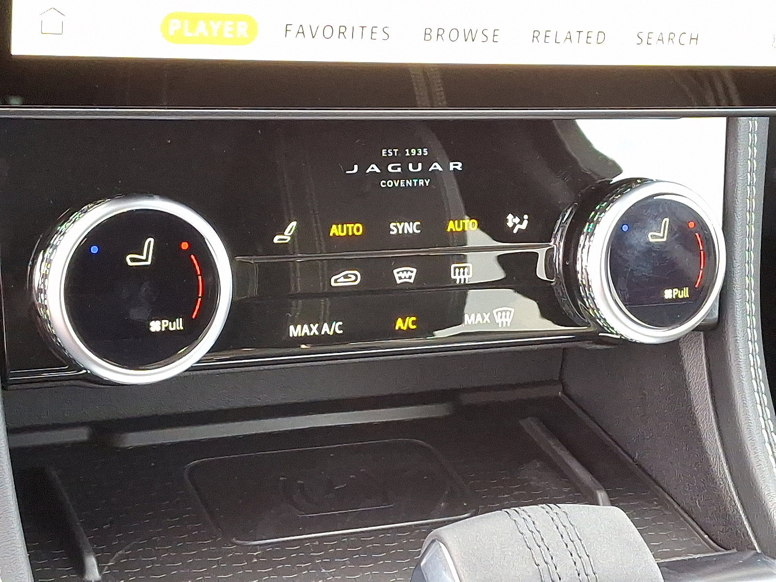 New 2025 Jaguar F-PACE R-Dynamic S image 19