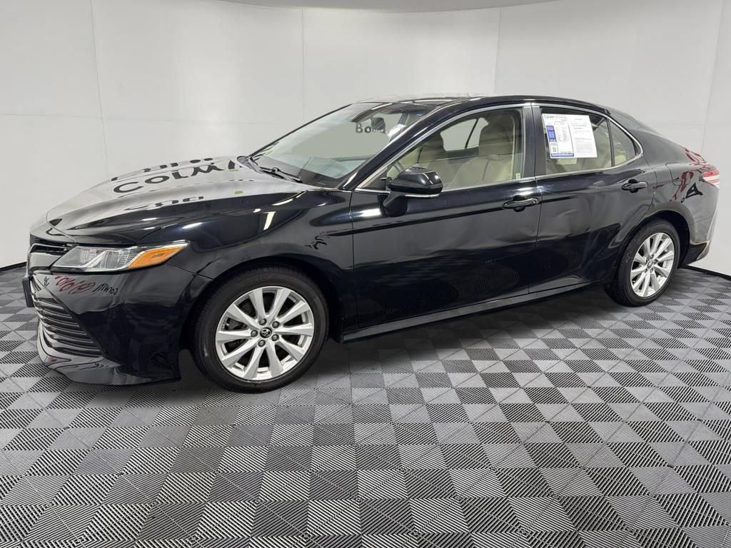 Used 2018 Toyota Camry LE w/ Convenience Package FWD image 4