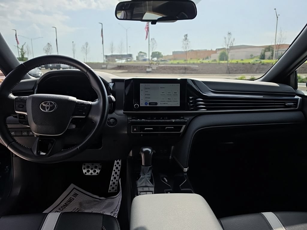 Used 2025 Toyota Camry SE FWD image 21