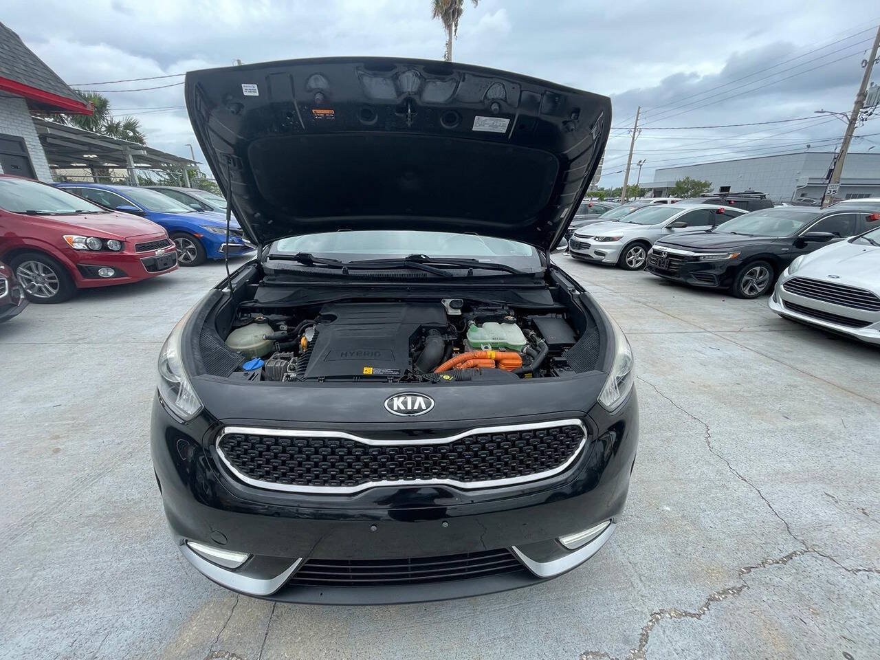 Used 2017 Kia Niro Touring FWD image 9