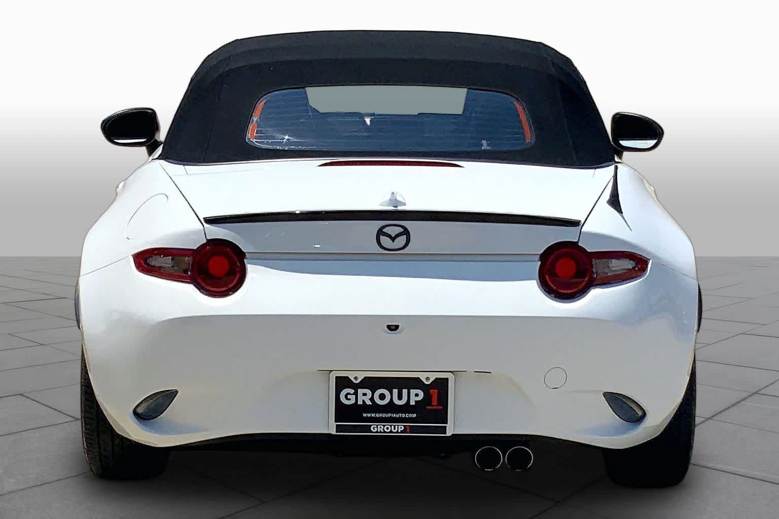 Used 2021 MAZDA MX-5 Miata Club RWD image 5