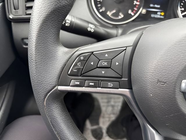 Used 2017 Nissan Rogue S image 9