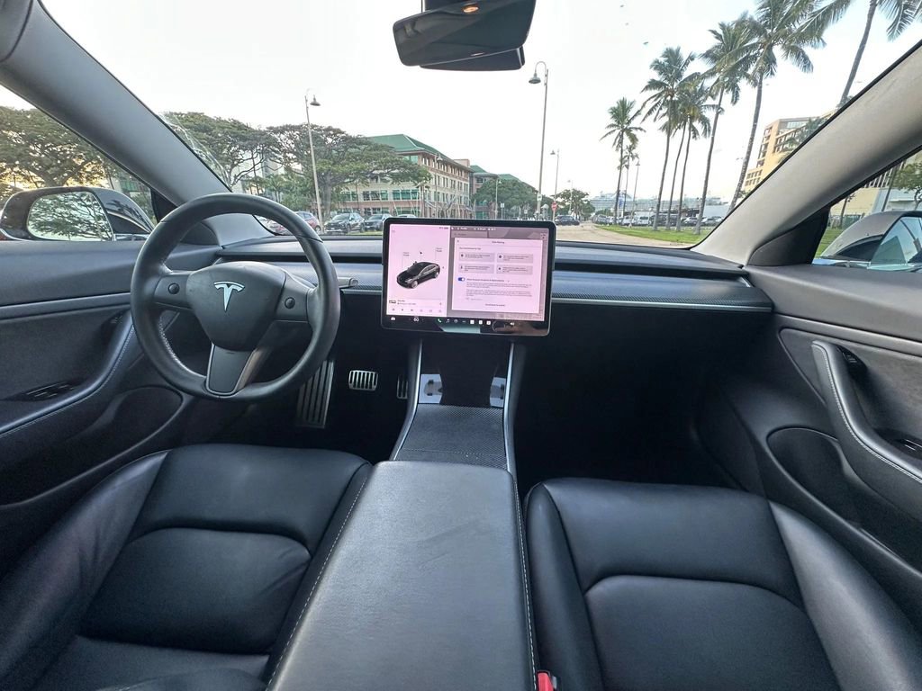 Used 2019 Tesla Model 3 Standard Range image 10