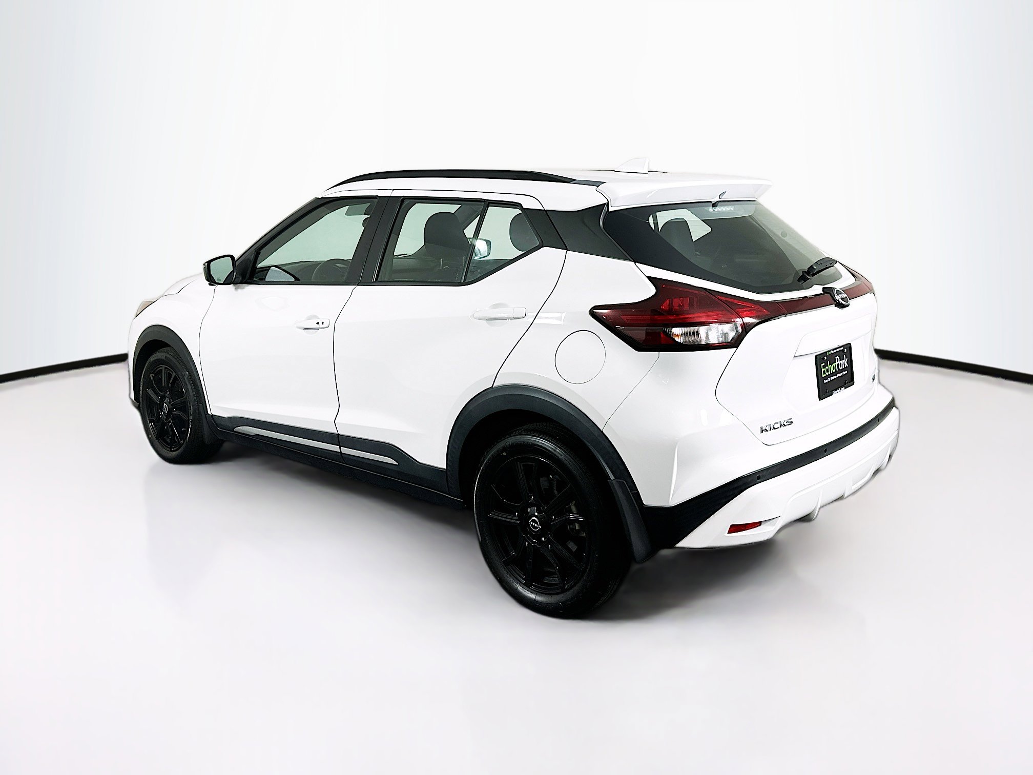 Used 2023 Nissan Kicks SR image 5