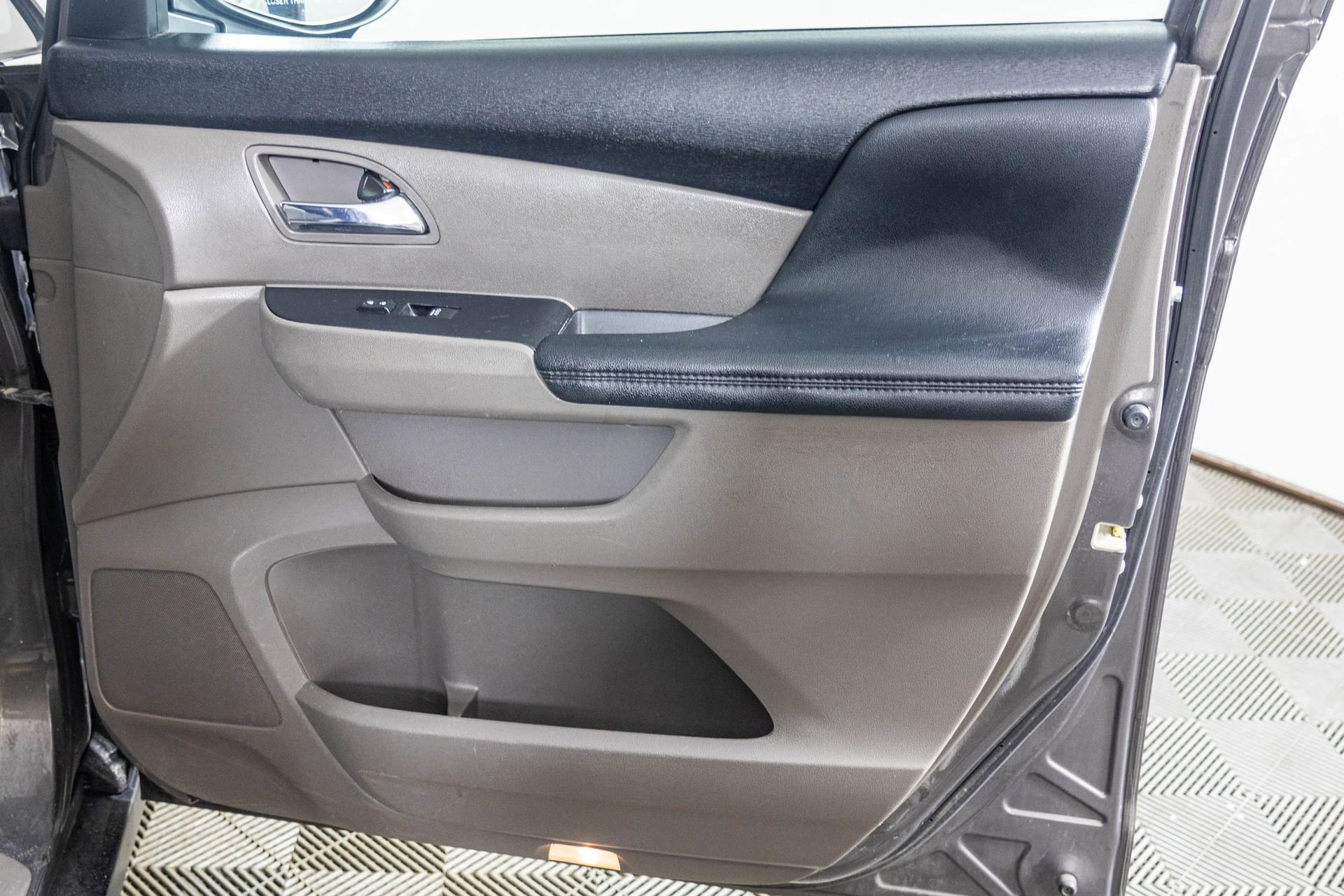 Used 2016 Honda Odyssey EX image 45