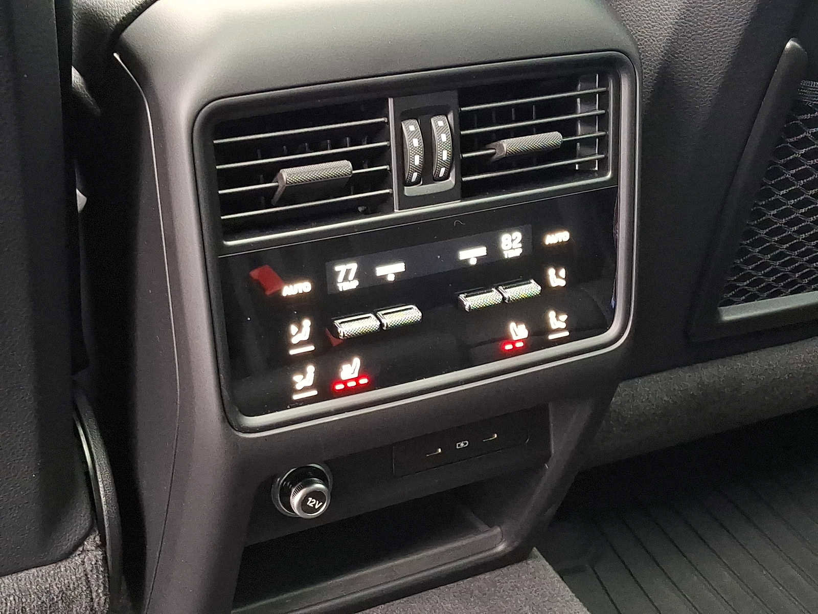 Used 2025 Porsche Cayenne Coupe image 11