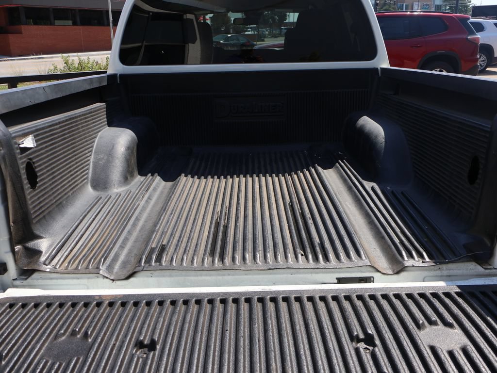 Used 2022 Nissan Frontier SV RWD image 17