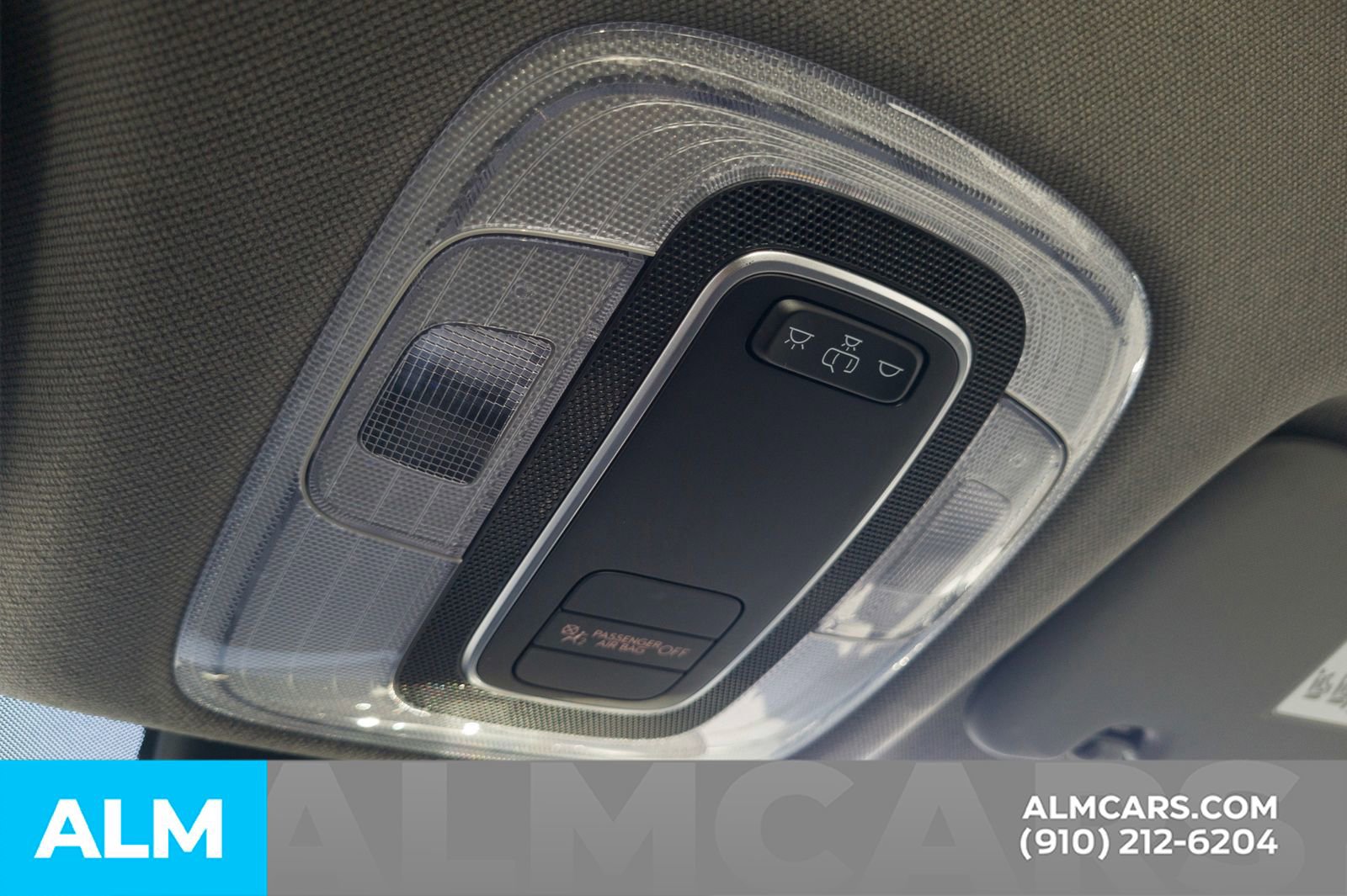 Used 2025 Hyundai Elantra SE image 34