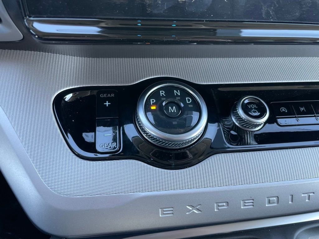 New 2026 Ford Expedition Active image 13