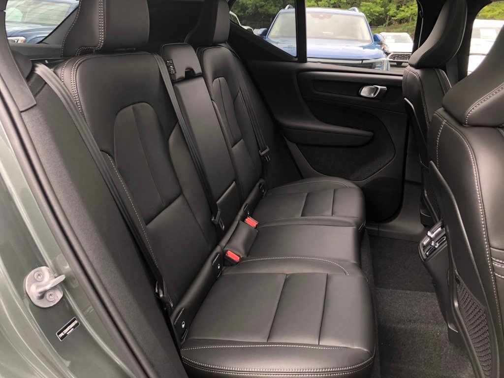 New 2026 Volvo XC40 B5 Core w/ Protection Package Premier AWD/4WD image 32