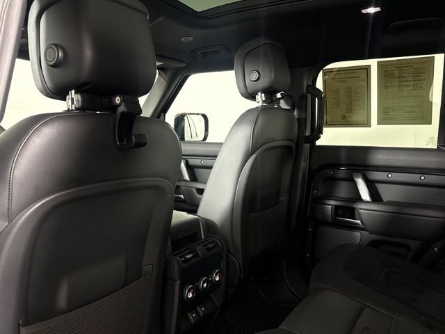 Used 2023 Land Rover Defender 110 V8 AWD/4WD image 30