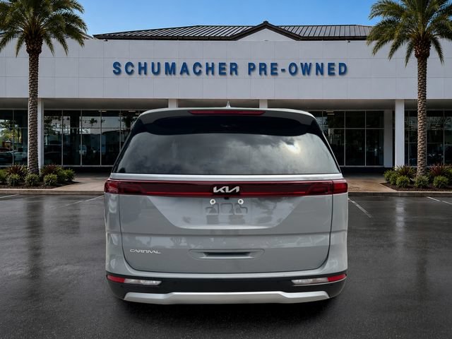 Used 2024 Kia Carnival EX FWD image 6