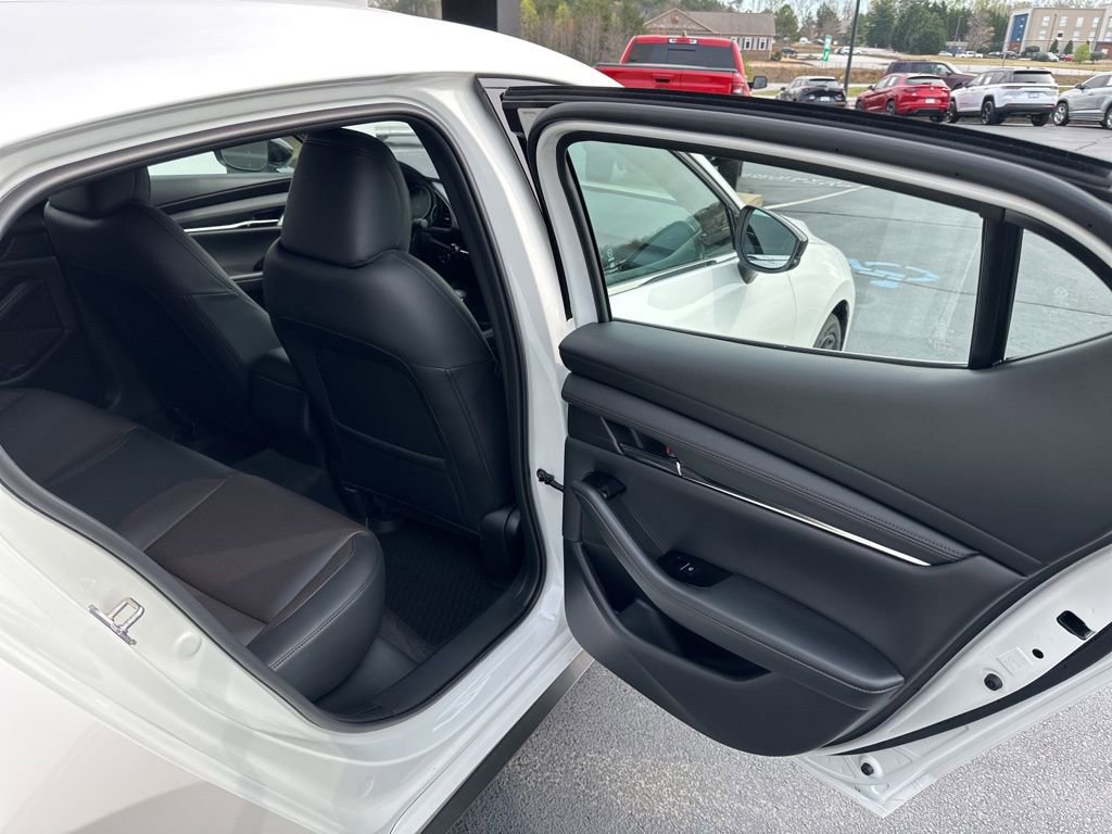 New 2026 MAZDA MAZDA3 Hatchback w/Premium Plus Pkg image 12