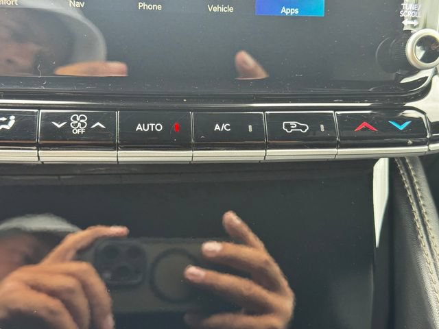 Certified 2024 Jeep Wagoneer L Series II w/ Flexible Seating Group AWD/4WD image 40