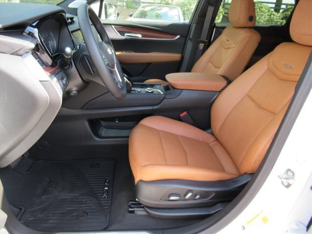 New 2026 Cadillac XT5 Premium Luxury w/ Driver Assist Package FWD image 17