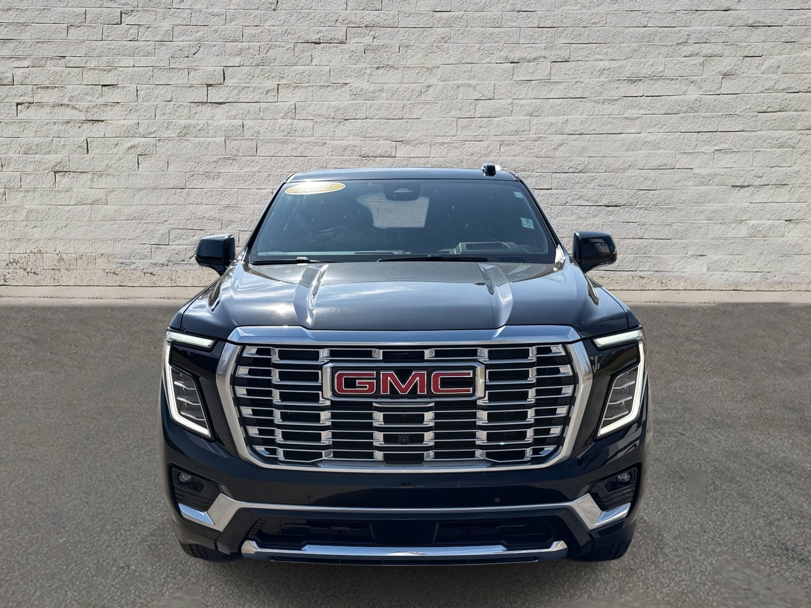 Used 2025 GMC Yukon Denali image 2