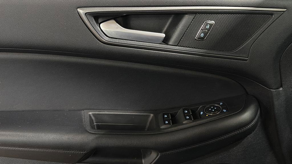 Used 2022 Ford Edge SE w/ Black Appearance Package image 20