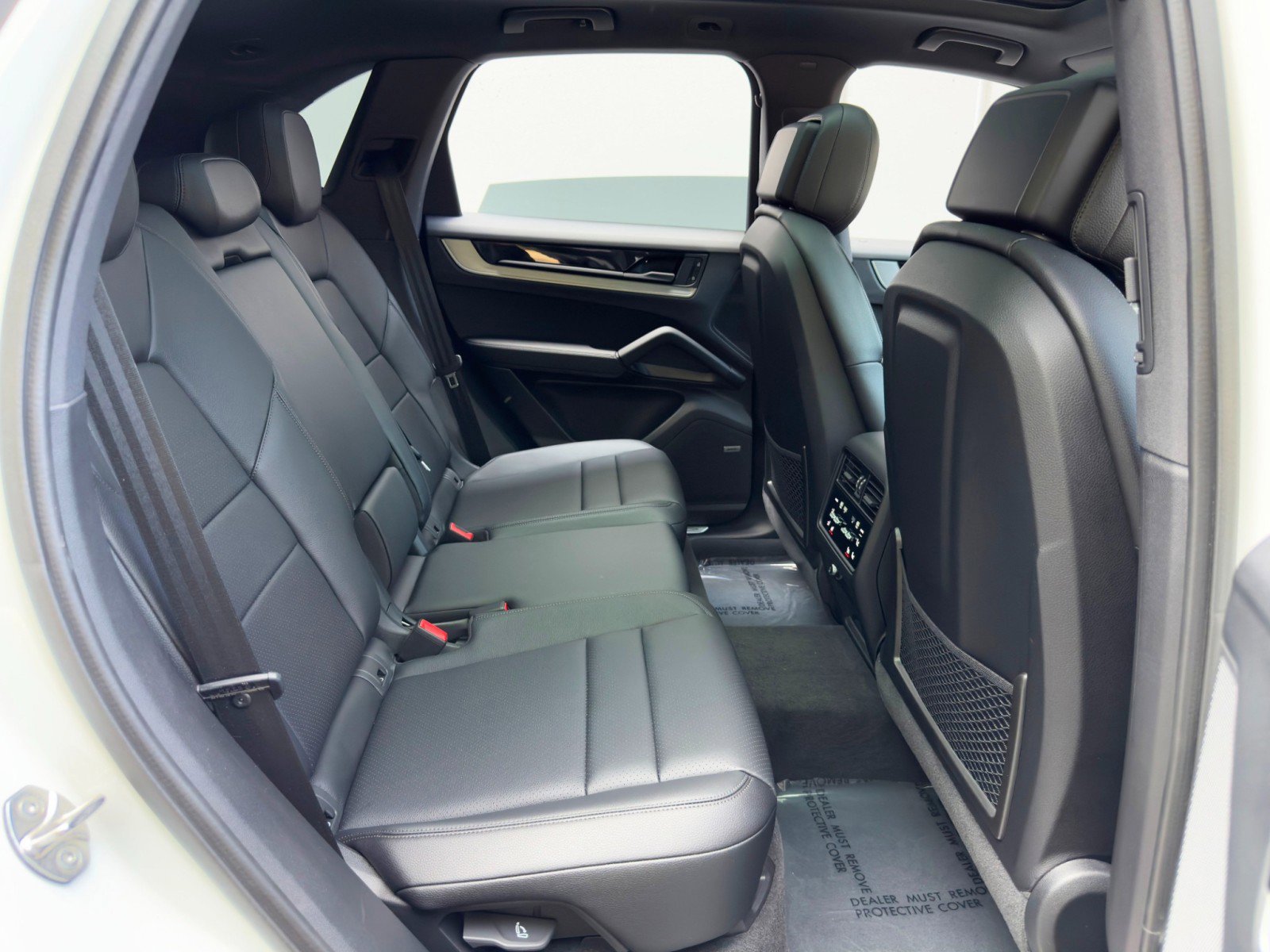 Used 2024 Porsche Cayenne S w/ Premium Package Plus image 46