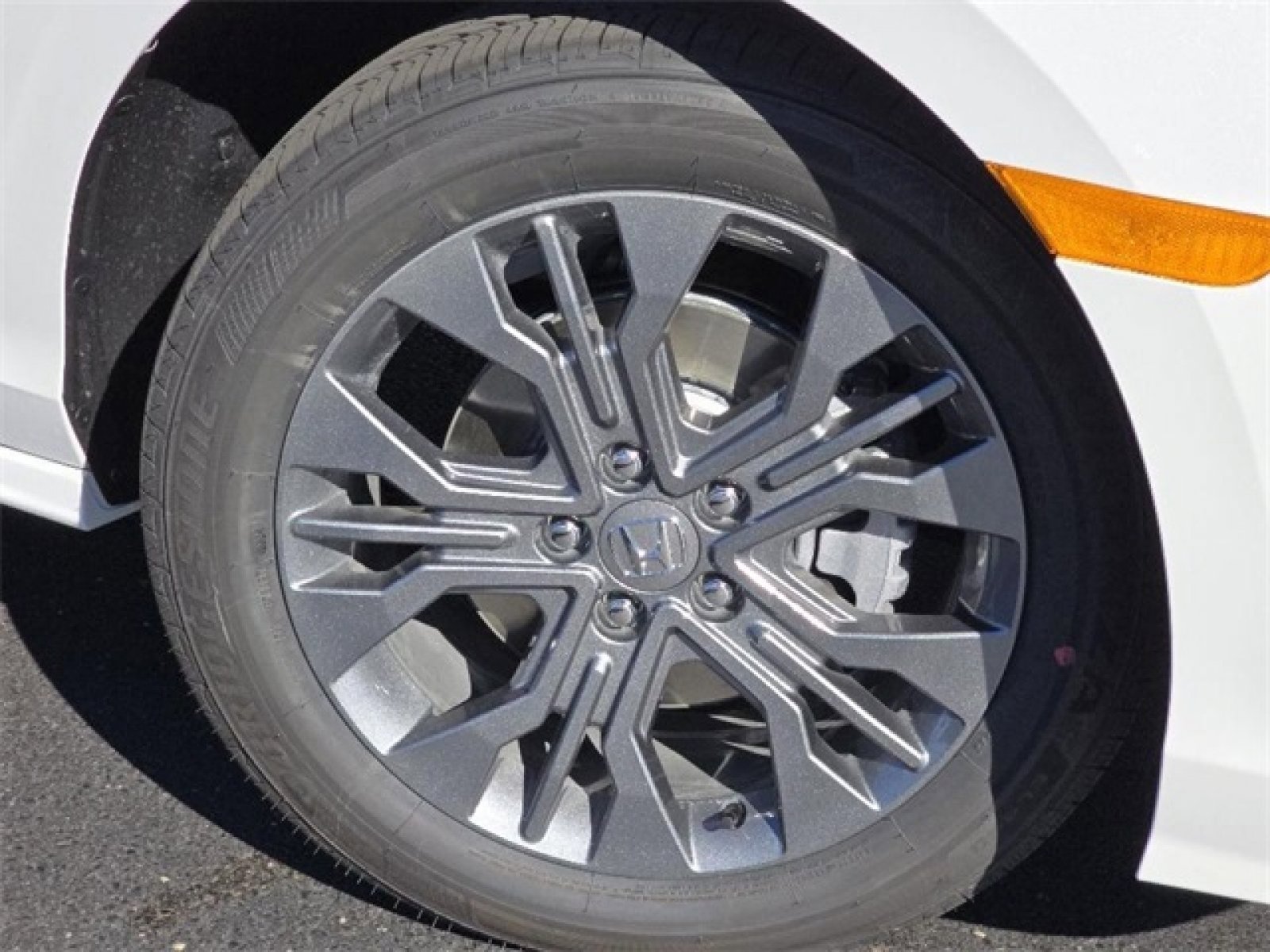 New 2026 Honda Odyssey Touring image 2
